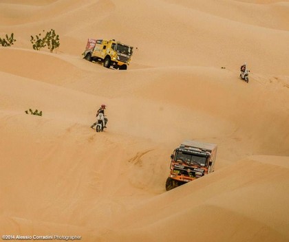 Marokā startē 'Africa Eco Race', uz starta arī latviešu komanda un OSCar automašīna