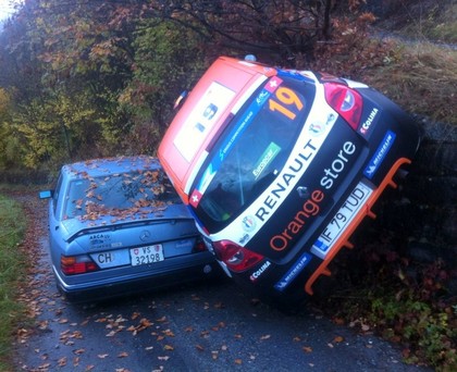 Grjazinam Šveices kvalifikācijā 5.vieta, viena ekipāža uzkrīt virsū tiesnešu auto (FOTO)
