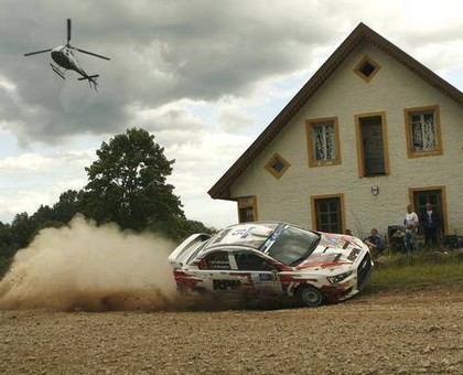  'Gada moments autosportā' izvirzīts Lukjaņuka dramatiskais brīdis Igaunijas rallijā (VIDEO)