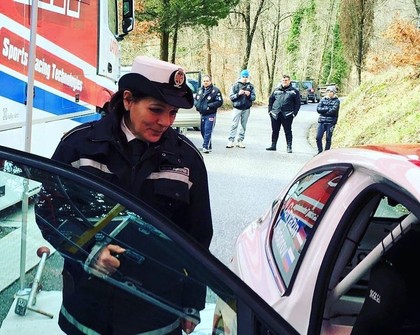 Grjazins, gatavojoties Beļģijas rallijam, testos izvizina policisti