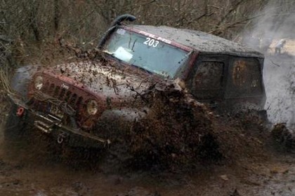 "Stiga Trophy 2011": dubļos noslīcināts auto un spraiga cīņa