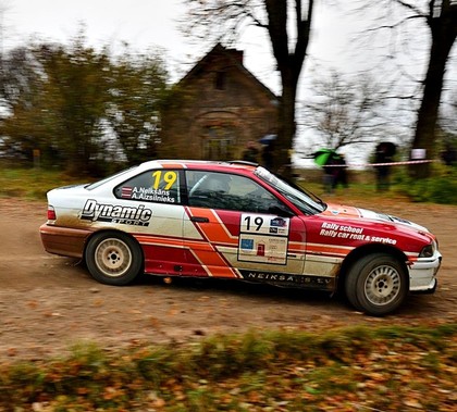 Aizraujošās cīņās noskaidroti LRČ medaļnieki, 2WD klasē titulu izrauj A.Neikšāns