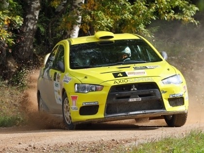 Vorobjovs/Zicāns, būdami rallija līderi, nolauž riteni un izstājas