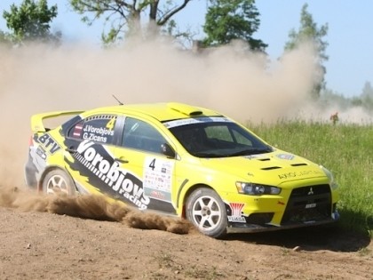 Rallijsprintā "Gulbis 2011" ātrākais Vorobjovs, 4WD+ klasē - Arums