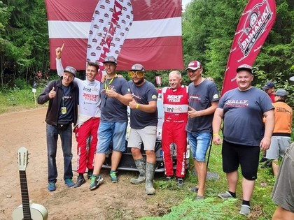 Sesks pēc izstāšanās rallijā Cēsis uzdzied kopā ar 'Rally Buharikiem' (VIDEO)