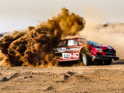 Sesks/Francis kļūst par Saūda Arābijas WRC rallija līderiem