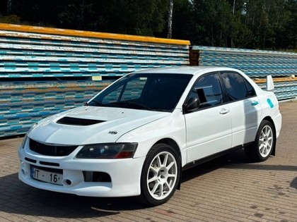 E.Blūms pēc gada pauzes atgriežas rallijā ar ierasto 'Mitsubishi Lancer Evo IX' (FOTO)