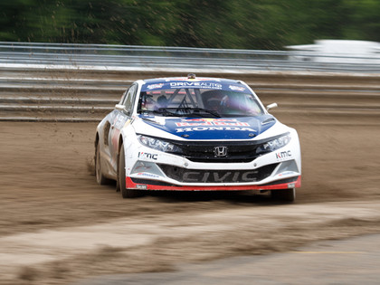 Atliekas jaunās 'Honda Civic Supercar' automašīnas debija Kanādas RX posmā