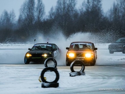 Svētdien LMT Straume tiešraidē un portālā Go4speed varēs vērot pirmās ziemas drifta sacīkstes uz ledus