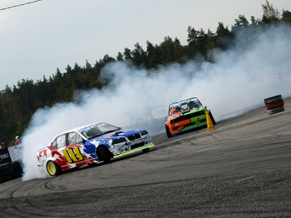 Jelgavas driftā vairākas avārijas, pirmo uzvaru izcīna Valters Kleinbergs (FOTO)