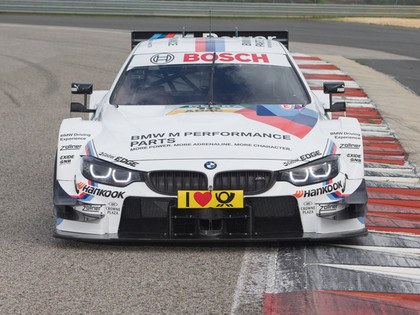 BMW jaunais sacīkšu nezvērs - M4 DTM ar 480 zirgspēkiem (FOTO)